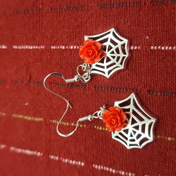Cobweb & Rose Dangle Earrings NWT - Picture 1 of 6